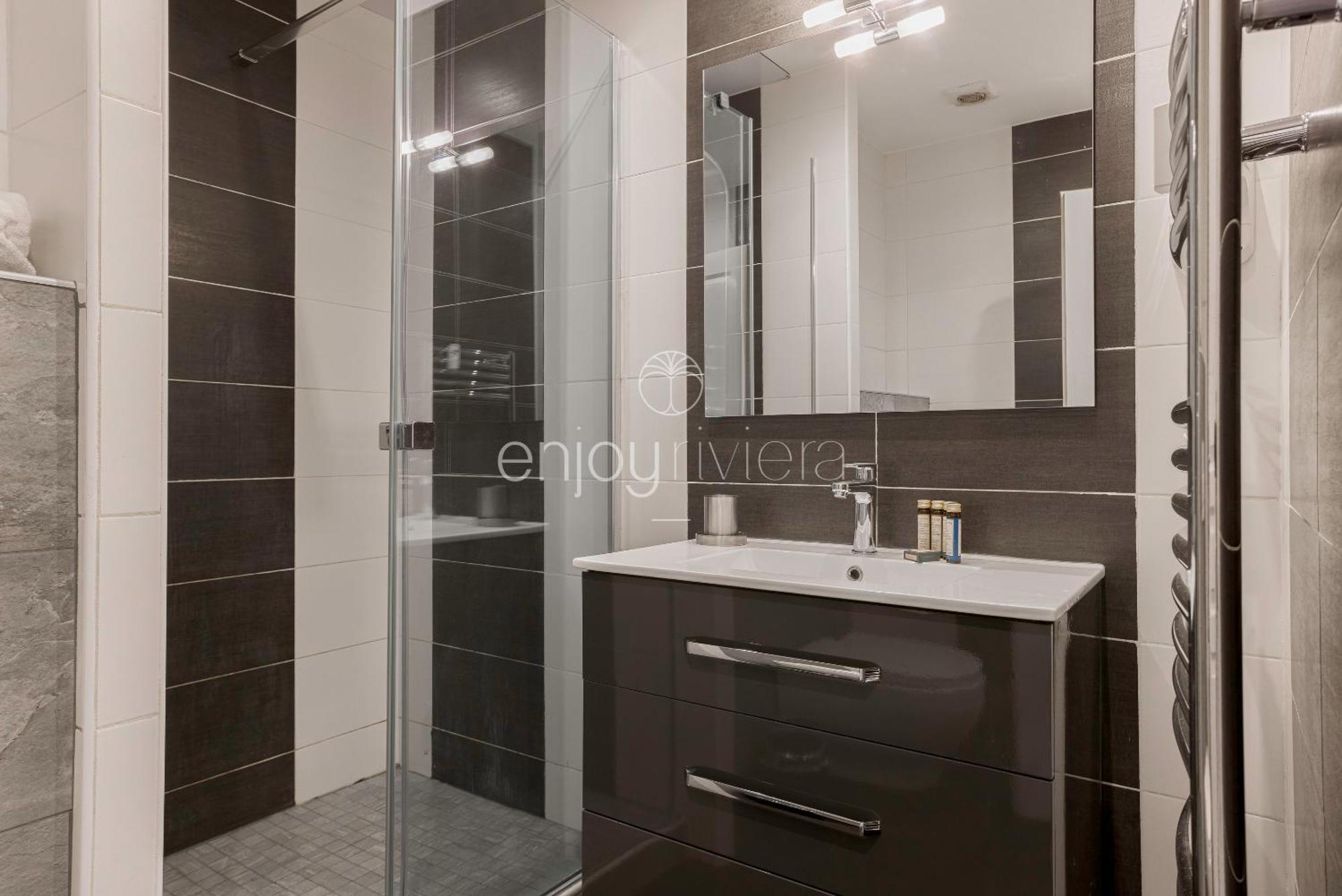 Appartement Palais Miramar - & B31 - Croisette Emplacement Unique - 20m - Wifi - Clim *